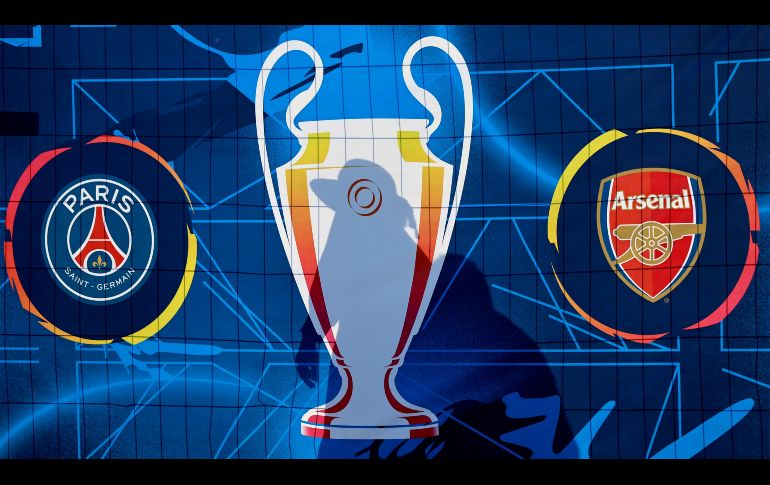Miles de aficionados de los dos equipos hicieron el viaje y han abarrotado las calles de Budapest con pasión por sus colores y la esperanza de que este sábado dentro de la cancha, después de 90 minutos o más, su equipo salga victorioso. EFE / A. Szilagyi