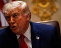 Las piernas hinchadas de Trump, así como unos moretes en sus manos, dieron lugar a toda clase de especulaciones sobre su salud. EFE/S. Corum