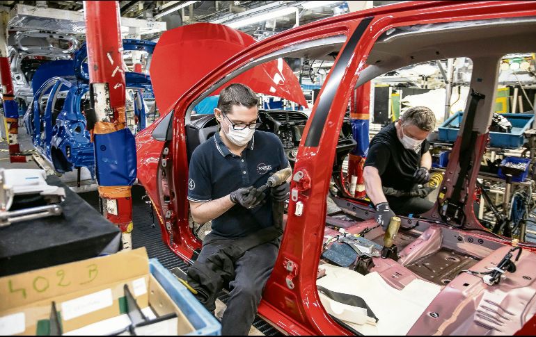 La Unión Americana exigirá que Canadá y México usen más partes de la Unión Americana al momento de ensamblar los vehículos. EFE