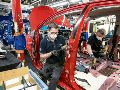 La Unión Americana exigirá que Canadá y México usen más partes de la Unión Americana al momento de ensamblar los vehículos. EFE