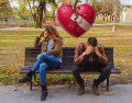 Las parejas quedan atrapadas en un fuego cruzado de críticas hirientes, recordando errores del pasado continuamente y perdiendo de vista el amor que originalmente los unió en un principio. ESPECIAL / CANVA