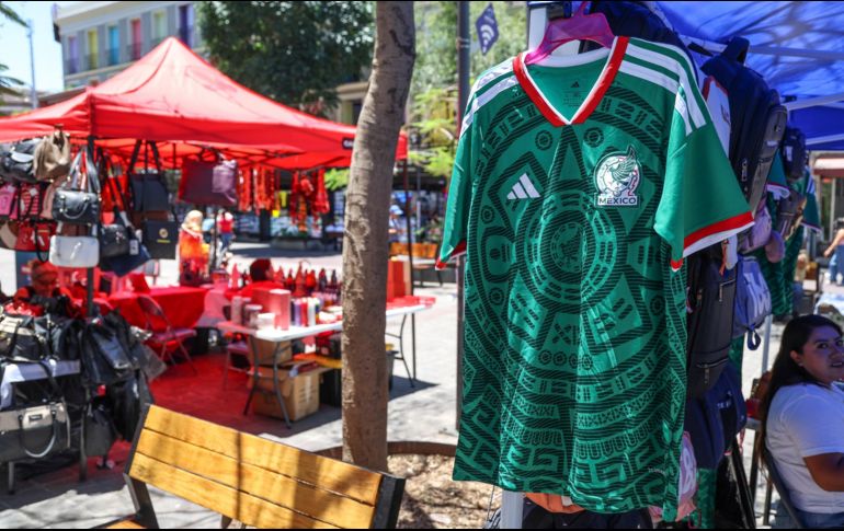 Se establecerá un perímetro de hasta tres kilómetros alrededor de los estadios y de los espacios del FIFA Fan Festival en el cual estará prohibida la venta de mercancía apócrifa. EL INFORMADOR/A. Navarro