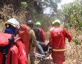 Oficiales de la Coordinación Municipal de Protección Civil y Bomberos de Zapopan atendieron el reporte de una persona que cayó a un barranco en la colonia Vistas del Centinela. CORTESÍA/ Protección Civil y Bomberos de Zapopan.