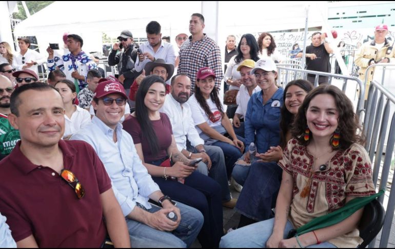 Simpatizantes y liderazgos de Morena en Jalisco se congregaron en la Plaza Juárez para respaldar el mensaje de la presidenta Claudia Sheinbaum. CORTESÍA.