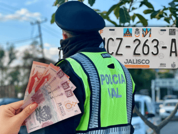 A través del programa de sustitución gratuita, se logró renovar un número de láminas equivalente al 93 por ciento de la meta estimada. ESPECIAL/Policía Vial Jalisco