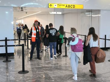 El GAP invitó a los pasajeros a anticipar su tiempo de traslado, conducir con precaución y mantenerse atentos a las indicaciones viales. EL INFORMADOR/ARCHIVO