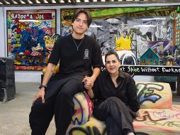 Los artistas plásticos FERDELA y Karla de Lara posan desde su estudio; alistan diversas inauguraciones. EL INFORMADOR/ J. Acosta