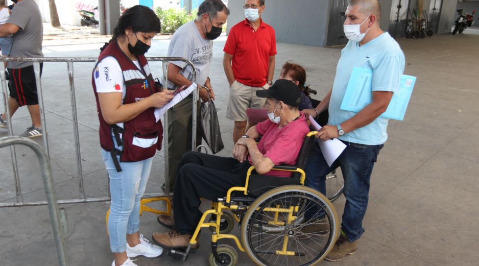 De acuerdo con lo informado por las autoridades de salud, el proceso se realizará mediante dos calendarios mensuales organizados por la letra inicial del primer apellido de los solicitantes. EL INFORMADOR/ ARCHIVO