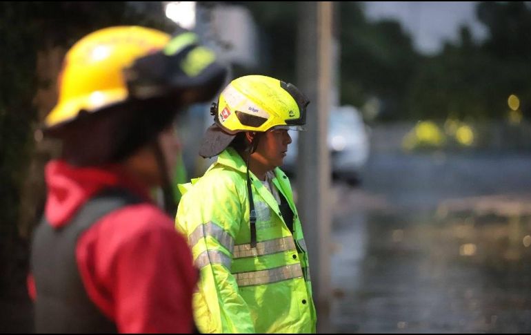 Algunas de las avenidas más importantes del Área Metropolitana de Guadalajara presentan encharcamientos significativos. ESPECIAL/Bomberos Guadalajara