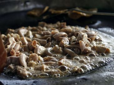 Los expertos señalan que el consumo ocasional de tacos de tripa difícilmente representará un problema para una persona sana. EL INFORMADOR/ ARCHIVO