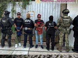 Tras implementar labores de vigilancia y obtener una autorización judicial, los agentes de la SSPC registraron domicilios en la costera Miguel Alemán. ESPECIAL/Semar