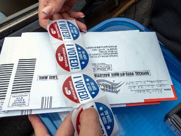 El voto por correo retrasa la entrega de los resultados finales del conteo y esto también irritó a Trup. EFE/ARCHIVO