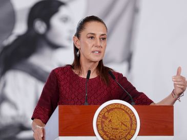 La Presidenta Claudia Sheinbaum celebró al magisterio nacional que trabaja en escuelas públicas de todo México. EFE/I. Esquivel