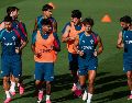 Jugadores de Portugal en el entrenamiento previo al juego contra Chile. EFE/J. Sena