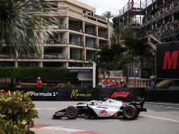Noel León tuvo una salida impecable y administró la ventaja durante toda la competencia para cruzar la meta en primer lugar en la carrera sprint en Mónaco. AFP / E. Alonso