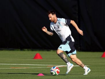 El combinado argentino encara un compromiso de preparación que podría dejar varias conclusiones antes de su debut mundialista. AFP/ ARCHIVO.