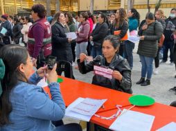 La tarjeta únicamente puede ser recogida por la madre, padre, tutor o tutora que realizó el registro del estudiante. SECRETARÍA DEL BIENESTAR
