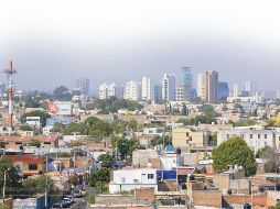 Las viviendas de interés social, destinadas a familias de menores ingresos, registran aumentos de precio superiores a los de otros segmentos. ESPECIAL