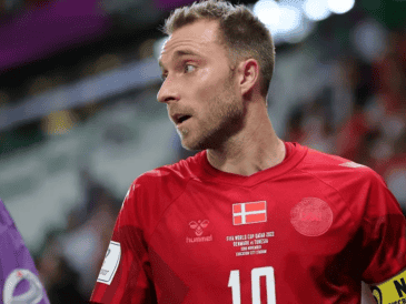 Por ahora, la noticia más importante es que Eriksen recibió atención inmediata, recuperó el conocimiento rápidamente y continúa bajo supervisión médica especializada. EFE/ARCHIVO