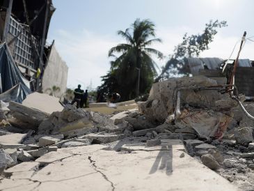 El terremoto fue detectado a las 07.37 hora local del lunes a unos 24 kilómetros al suroeste de la isla de Burias, en el sur de Mindanao, Filipinas. EFE/EPA/CERILO EBRANO