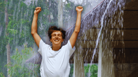 La lluvia ofrece beneficios psicológicos sorprendentes, especialmente para potenciar la productividad laboral y la relajación mental. ESPECIAL / CANVA