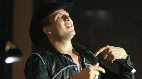 el debut del holograma de Valentín Elizalde, un espectáculo que regresó al 