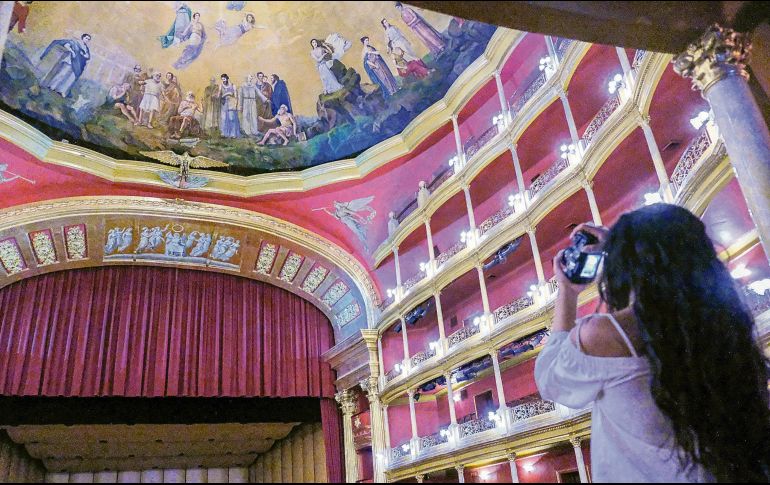 Esta imagen muestra el interior del Teatro Degollado, emblemático edificio neoclásico. CORTESÍA