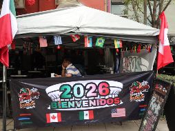 Supervisores de bares y restaurantes han retirado imágenes y carteles alusivos al campeonato por temor a ser sancionados con multas o clausuras temporales por parte del Instituto Mexicano de la Propiedad Industrial (IMPI). EFE/ M. Guzmán