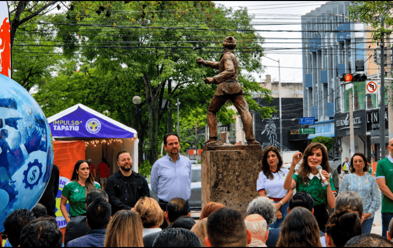 La obra en Chapultepec incluyó la renovación de cuatro camellones, nuevo mobiliario urbano, iluminación, áreas verdes y la incorporación del mosaico Guadalajara. EL INFORMADOR/ARCHIVO