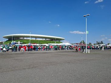 Guadalajara vivió su primer día mundialista con la llegada de miles de aficionados que llenaron de color y ambiente los accesos al Estadio Guadalajara.. EL INFORMADOR/ A. RODRÍGUEZ.