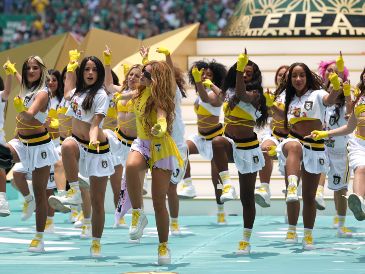 Miles de fans comenzaron a analizar cada minuto de la presentación de Shakira en el Estadio Ciudad de México para encontrar pistas. AP/E. Verdugo