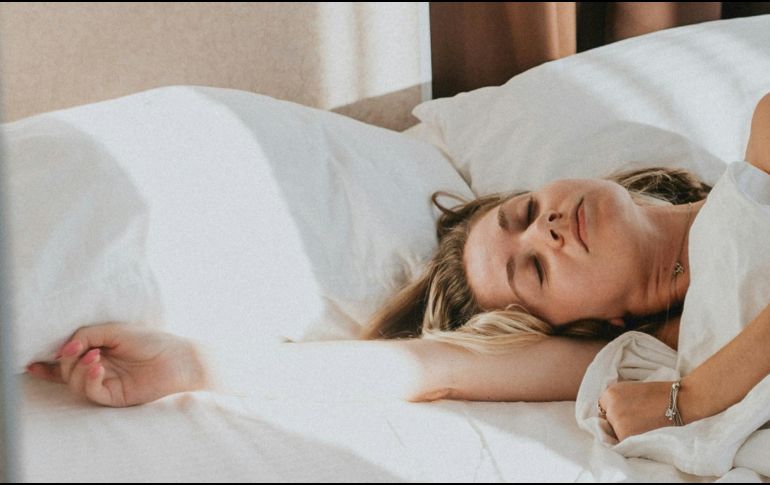 Especialistas te explican cómo descansar correctamente para evitar malestares. ESPECIAL / UNSPLASH