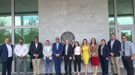Consulado de los Estados Unidos con sede en Guadalajara entregó un distintivo a miembros operativos de la Dirección General de Prevención y Reinserción Social. ESPECIAL
