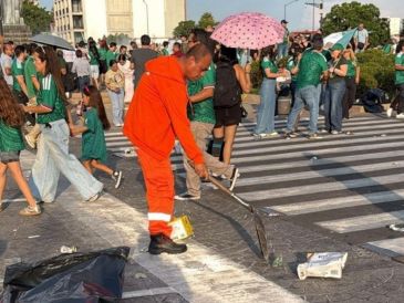 El Gobierno de Guadalajara implementó un operativo permanente para atender los residuos generados durante la jornada mundialista. CORTESÍA/AYUNTAMIENTO DE GUADALAJARA 