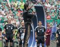 Alejandro Fernández emocionó a miles de fans con su interpretación impecable del Himno. SUN/C. Mejía