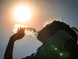 Las olas de calor representan un desafío creciente para las ciudades, donde la combinación entre altas temperaturas y factores sociales puede incrementar los riesgos para la salud. CANVA