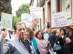 Un grupo de escritores se reunieron para protestar en contra de la secretaria de Cultura de la Ciudad de México. EL UNIVERSAL