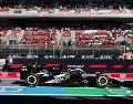 El piloto Checo Pérez, del equipo Cadillac, durante la sesión de entrenamientos libres del Gran Premio de Fórmula 1 de Barcelona-Cataluña este viernes. EFE / S. Wu