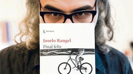 El artista explora en “Final feliz” la vida familiar a través de cuentos donde plasma la interacción que hay con los padres, madres, hijos y matrimonio. ESPECIAL
