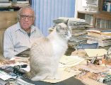 El escritor y ensayista mexicano Carlos Monsiváis fue amante de los gatos. AFP