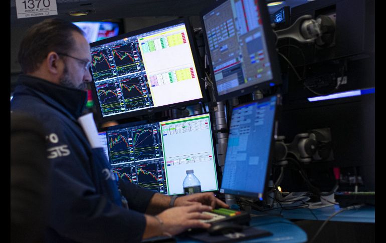 El petróleo WTI bajó este lunes casi un 4.9%, hasta 80.75 dólares el barril, su precio más bajo desde principios de marzo. AFP/ARCHIVO