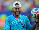 Neymar, de Brasil, sonríe antes del partido de la selección de su país ante Marruecos en el Mundial. AP / ARCHIVO