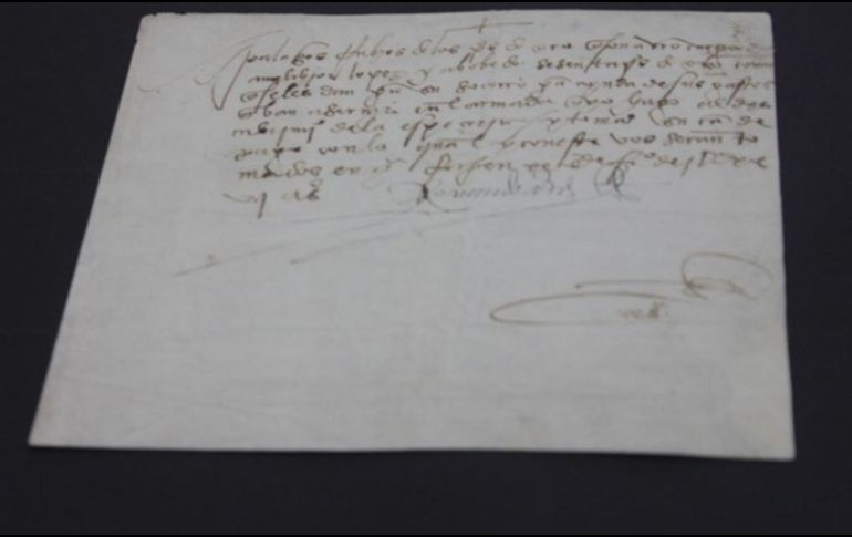 El archivo recuperado corresponde a un libramiento de pago emitido el 20 de febrero de 1527 con la firma de Hernán Cortés. GOBIERNO DE MÉXICO