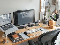 La transición temporal hacia el home office y la suspensión de clases vespertinas también está reconfigurando la dinámica comercial en los barrios ambas ciudades sedes mundialistas. CANVA