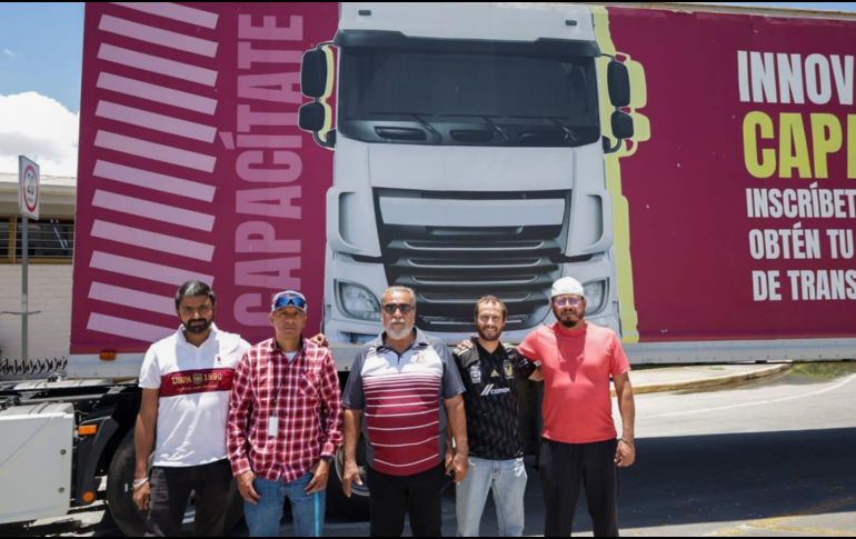 Estas autoridades fortalecen la formación de personal altamente calificado. IDEFT