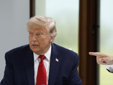 "Nadie sabe qué contiene, pero es muy fuerte", dijo Trump del memorando de entendimiento alcanzado con Irán. EFE/EPA/Y. Valat