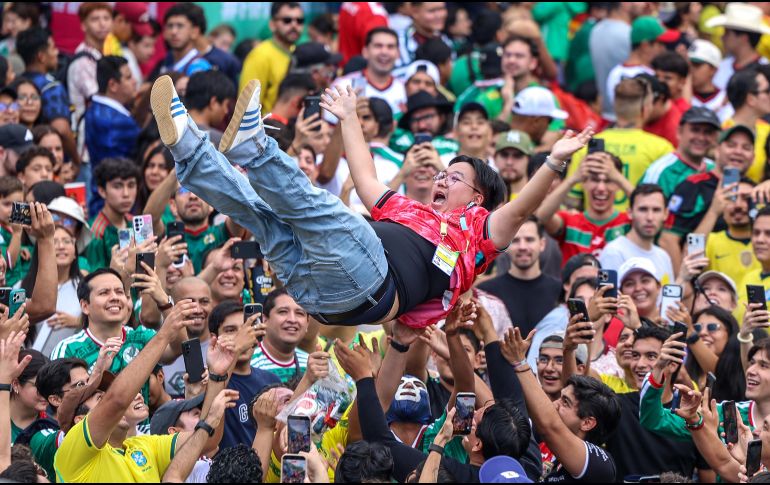 Los aficionados han comenzado a organizarse para realizar un baile masivo de Gangnam Style de PSY en el marco del partido México vs Corea del Sur. EL INFORMADOR/ARCHIVO