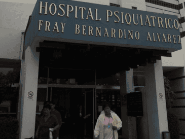 Las organizaciones señalaron que, desde el pasado 10 de junio, personal médico y sanitario ha reportado públicamente la escasez de alimentos. SUN