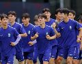 Jugadores de Corea entrenan para el partido contra México. Hay 60 millones de euros de diferencia en el valor de ambos equipos. EFE/F. Guasco