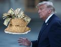 Donald Trump en Versalles, donde se realizó la primera firma del acuerdo con Irán. EFE / EPA / MOHAMMED BADRA